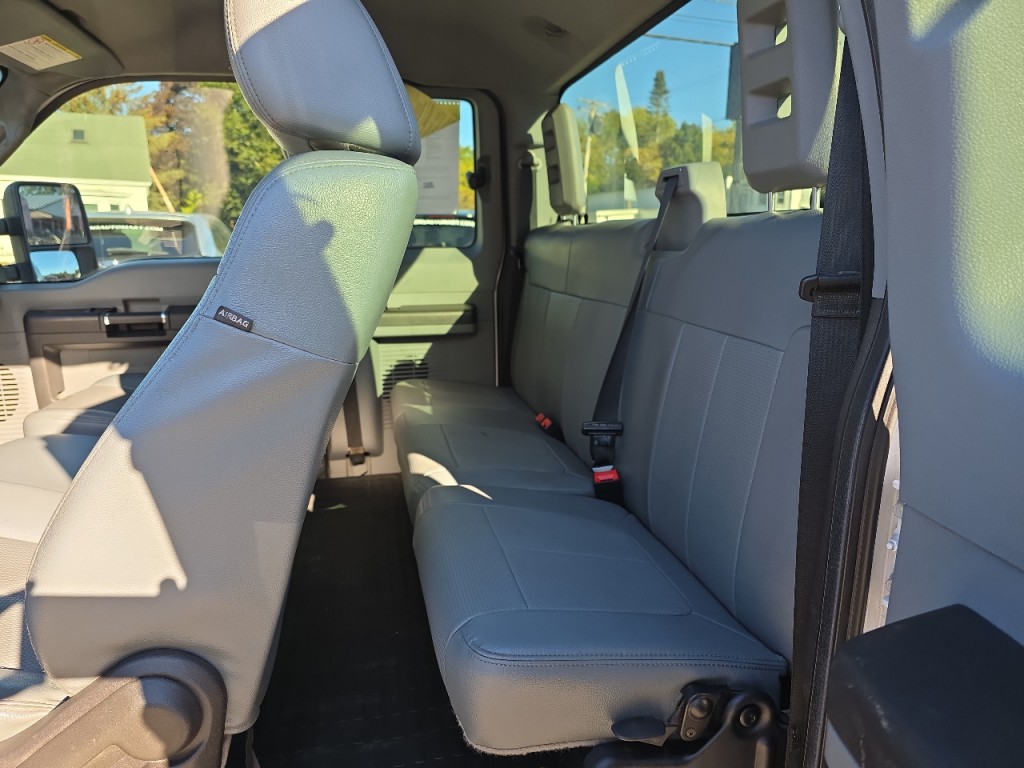 2016 Ford F-350 Image 17
