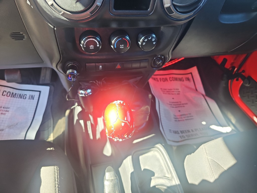 2016 Jeep Wrangler Image 21