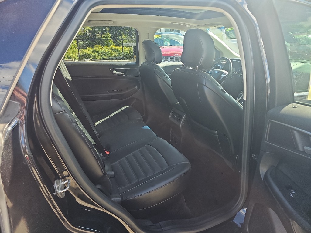 2015 Ford Edge Image 8