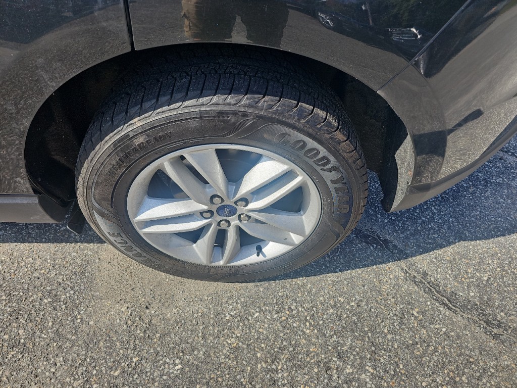 2015 Ford Edge Image 16