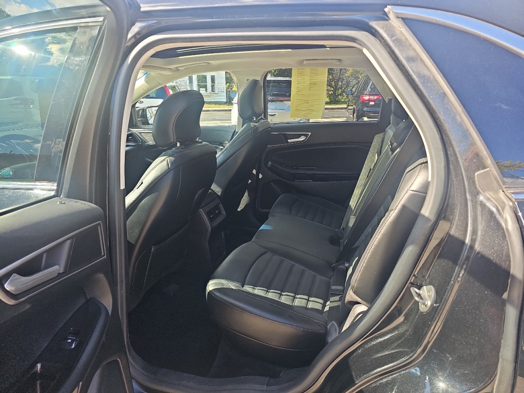 2015 Ford Edge Image 17