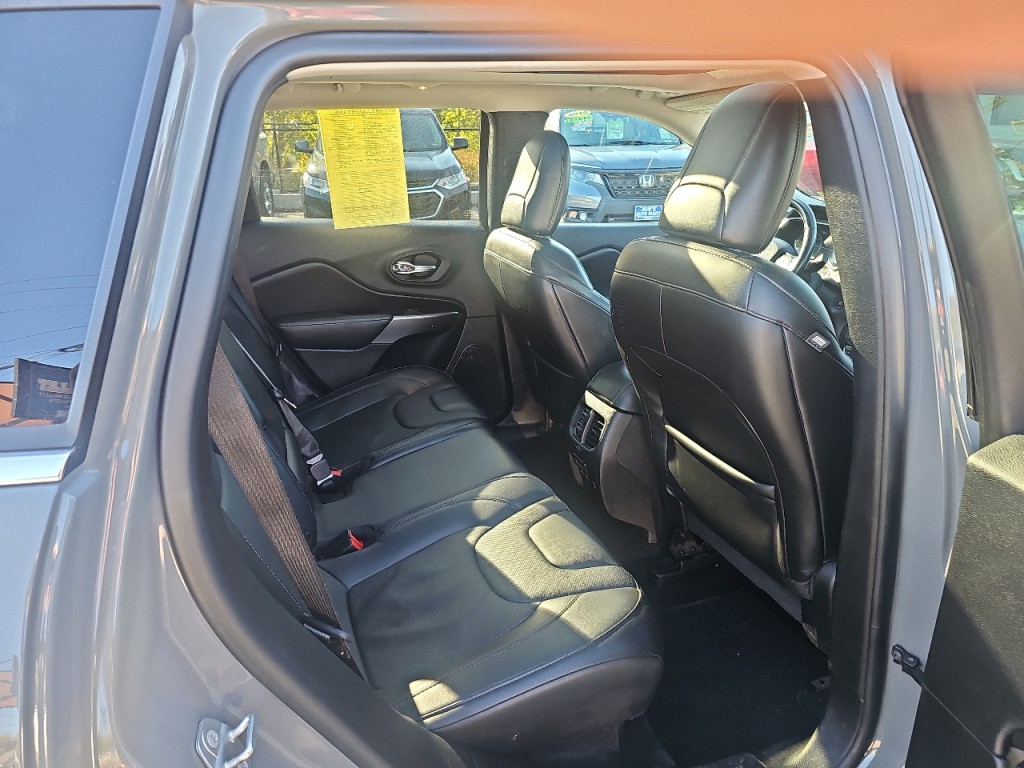 2019 Jeep Cherokee Image 8