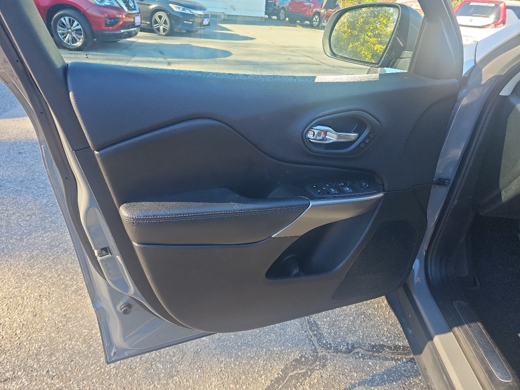 2019 Jeep Cherokee Image 21