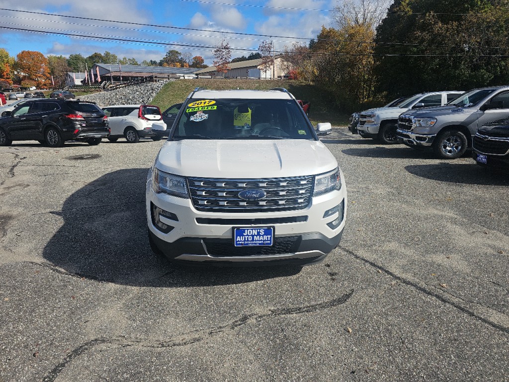 2017 Ford Explorer Image 2