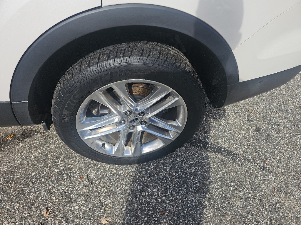 2017 Ford Explorer Image 18