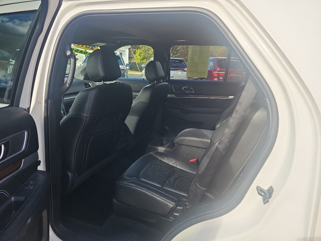 2017 Ford Explorer Image 19