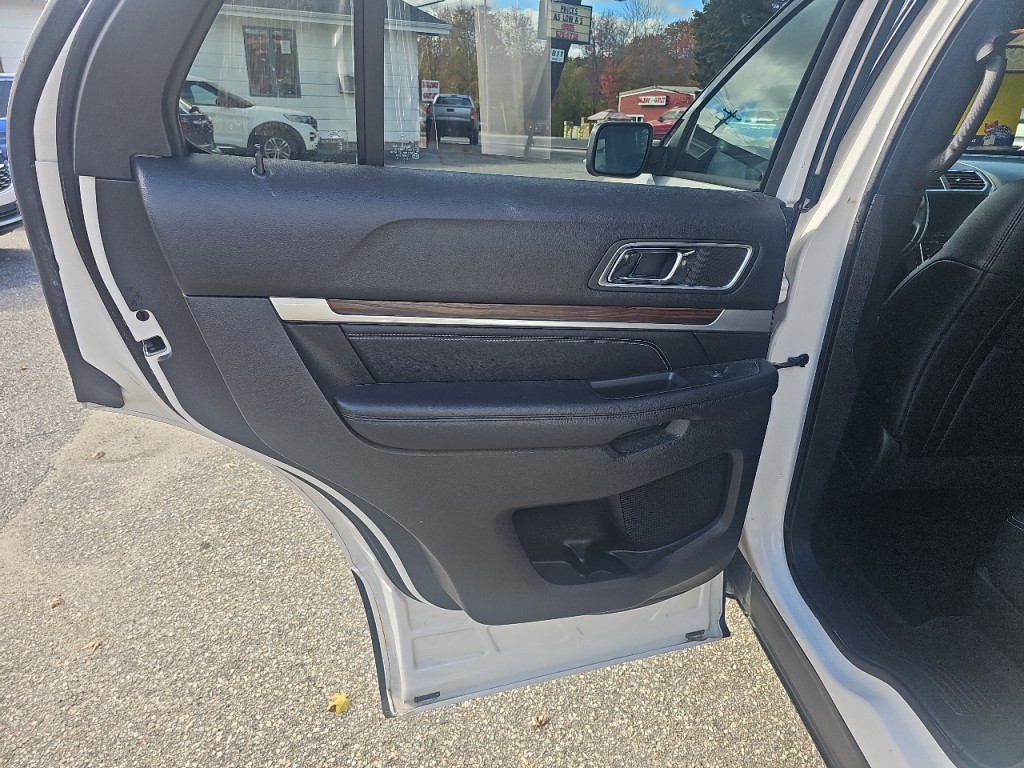 2017 Ford Explorer Image 20