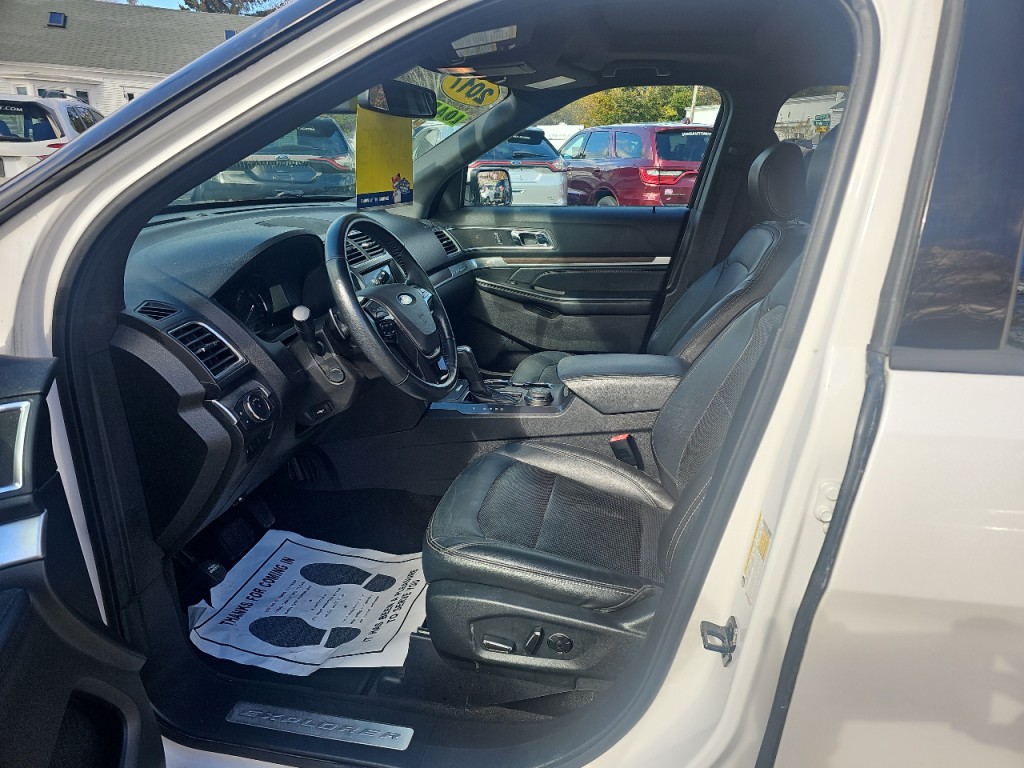 2017 Ford Explorer Image 21