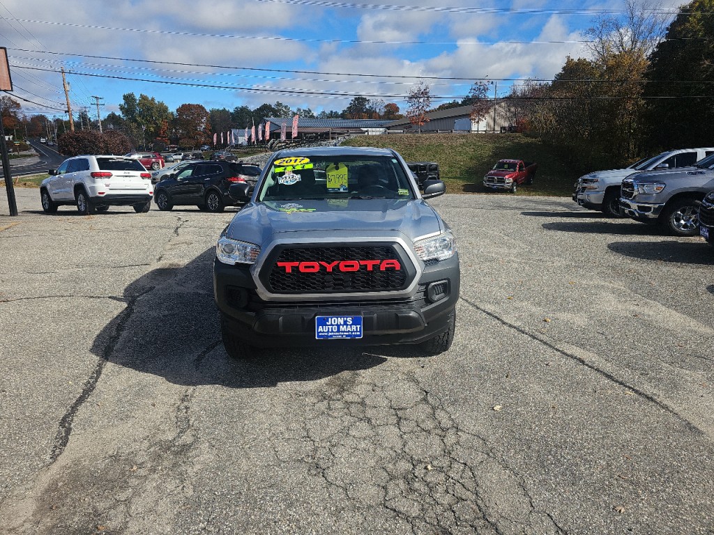 2017 Toyota Tacoma Image 2