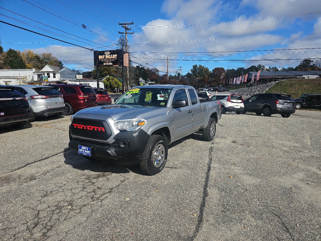 2017 Toyota Tacoma Image 3