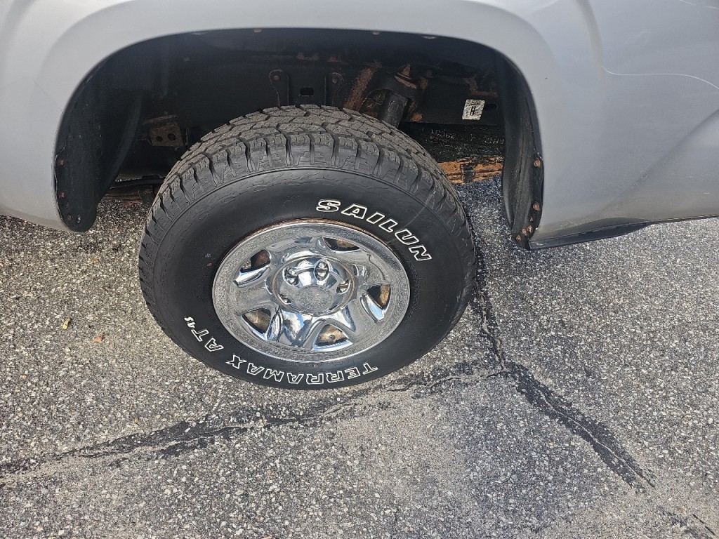 2017 Toyota Tacoma Image 14