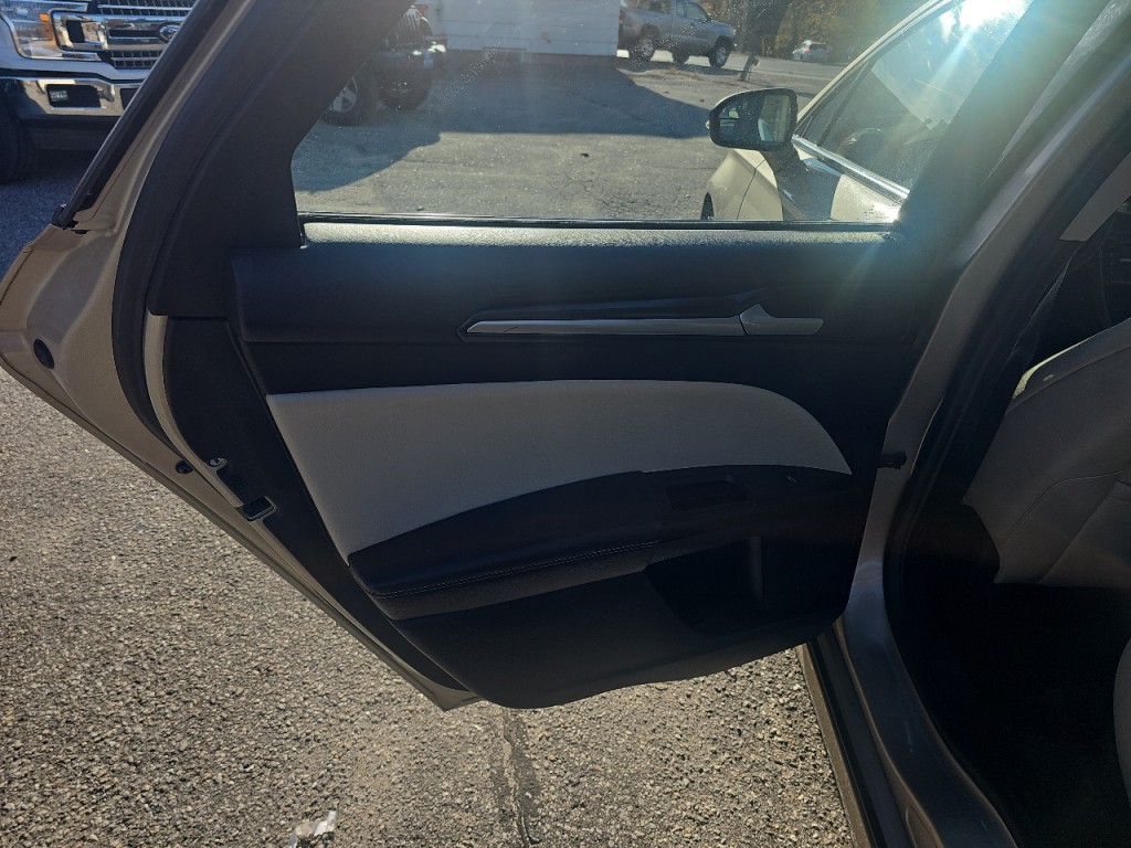 2018 Ford Fusion Image 17