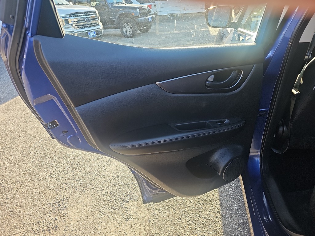 2021 Nissan Rogue Image 17