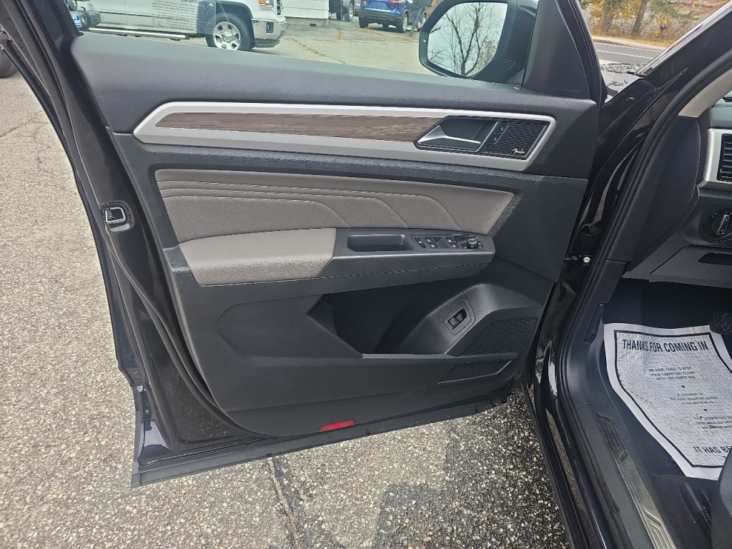 2021 Volkswagen Atlas Image 24