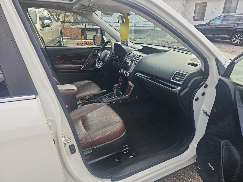 2017 Subaru Forester Image 6