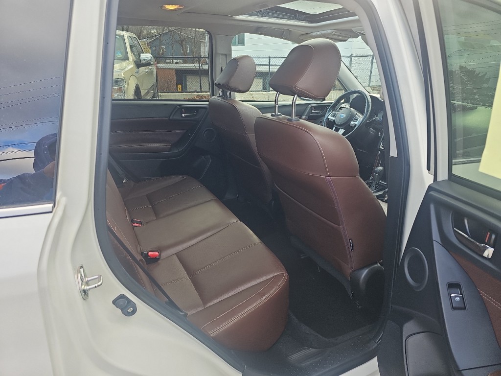 2017 Subaru Forester Image 8