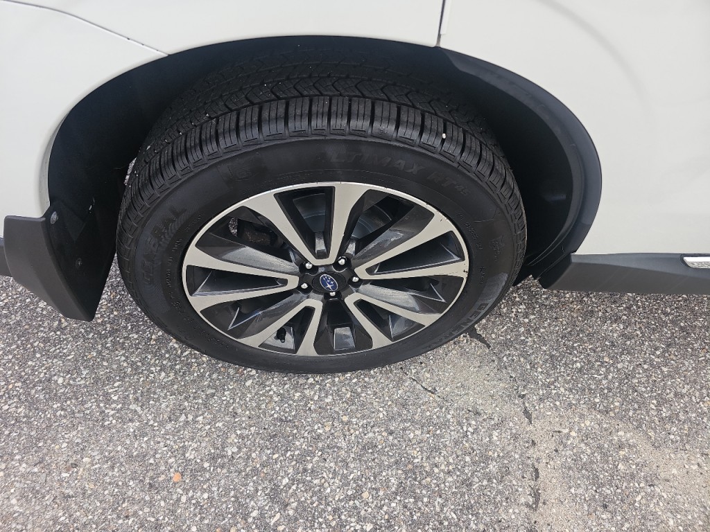 2017 Subaru Forester Image 10