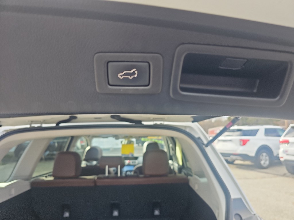 2017 Subaru Forester Image 14