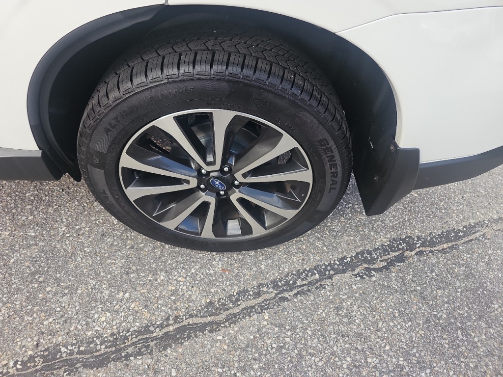 2017 Subaru Forester Image 17