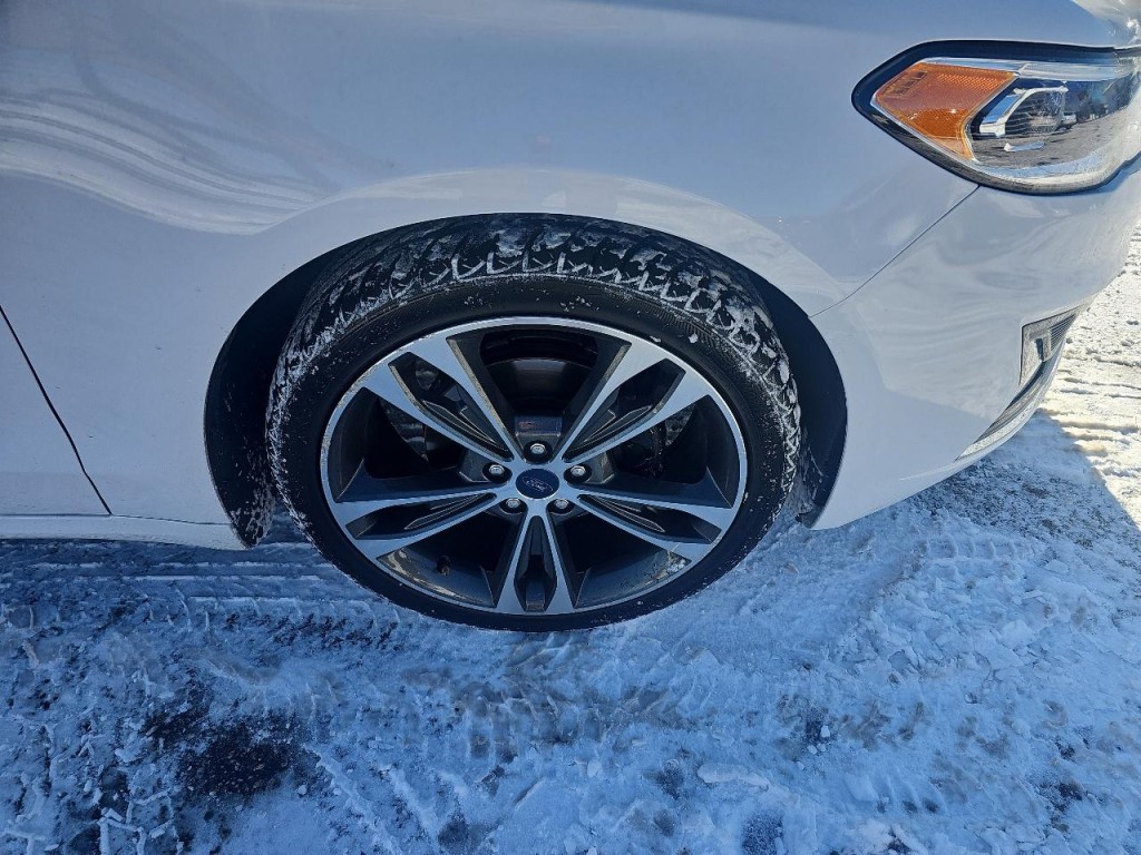 2020 Ford Fusion Image 5