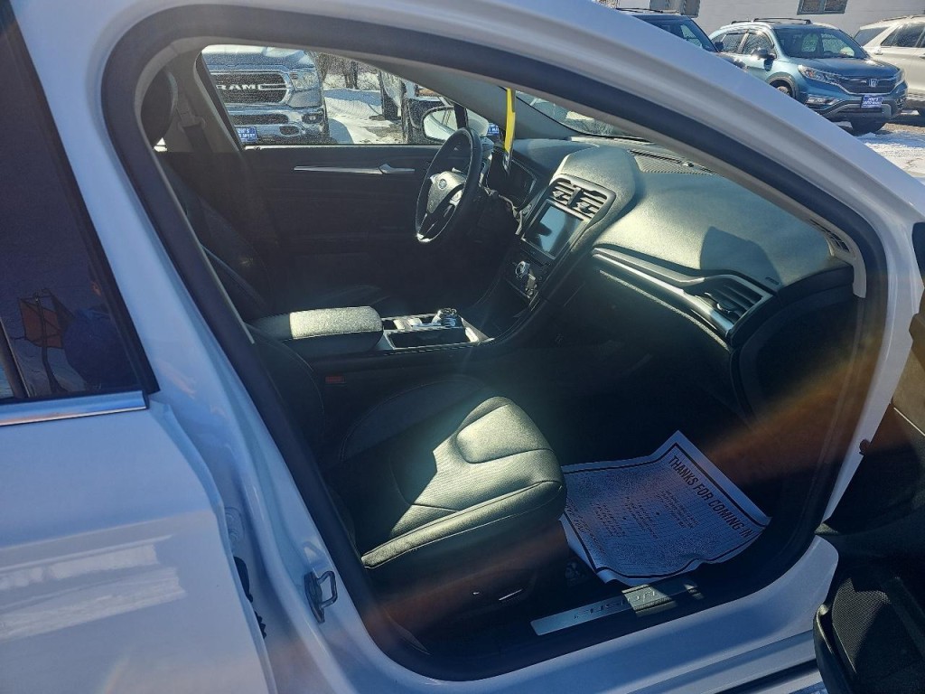 2020 Ford Fusion Image 6
