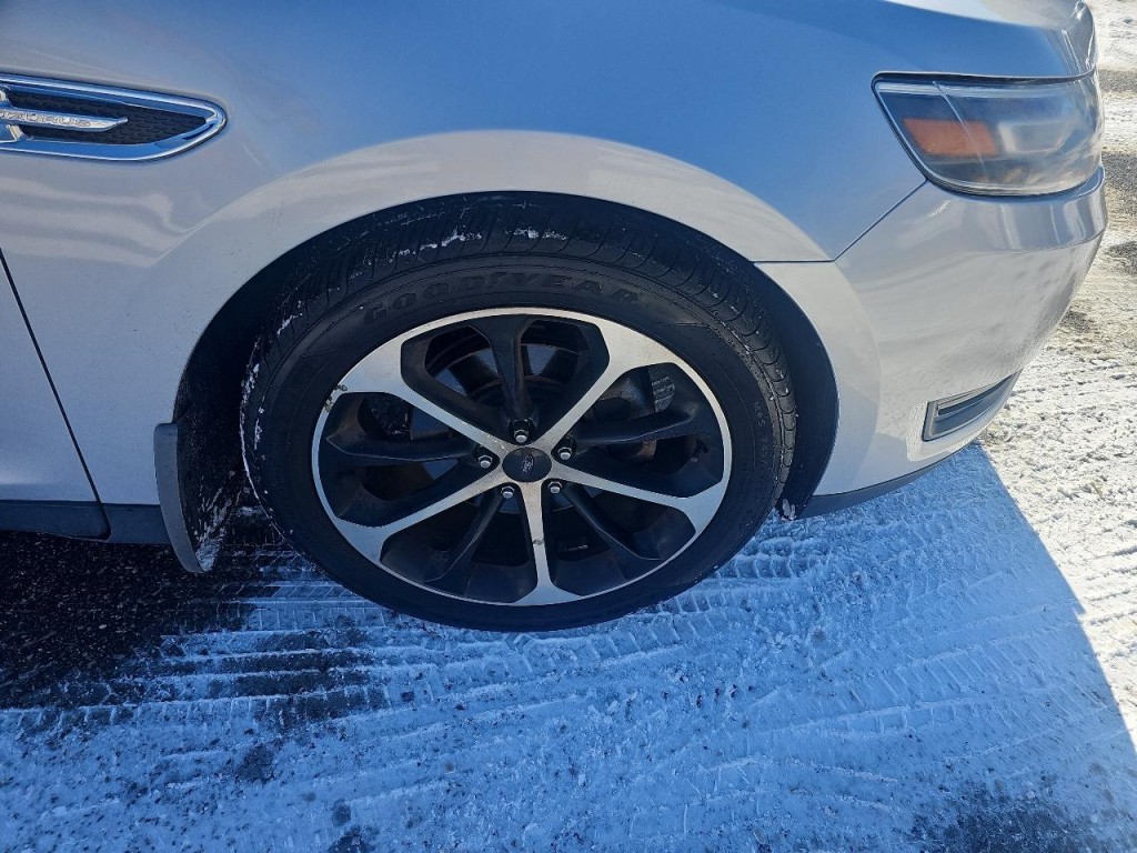 2014 Ford Taurus Image 5