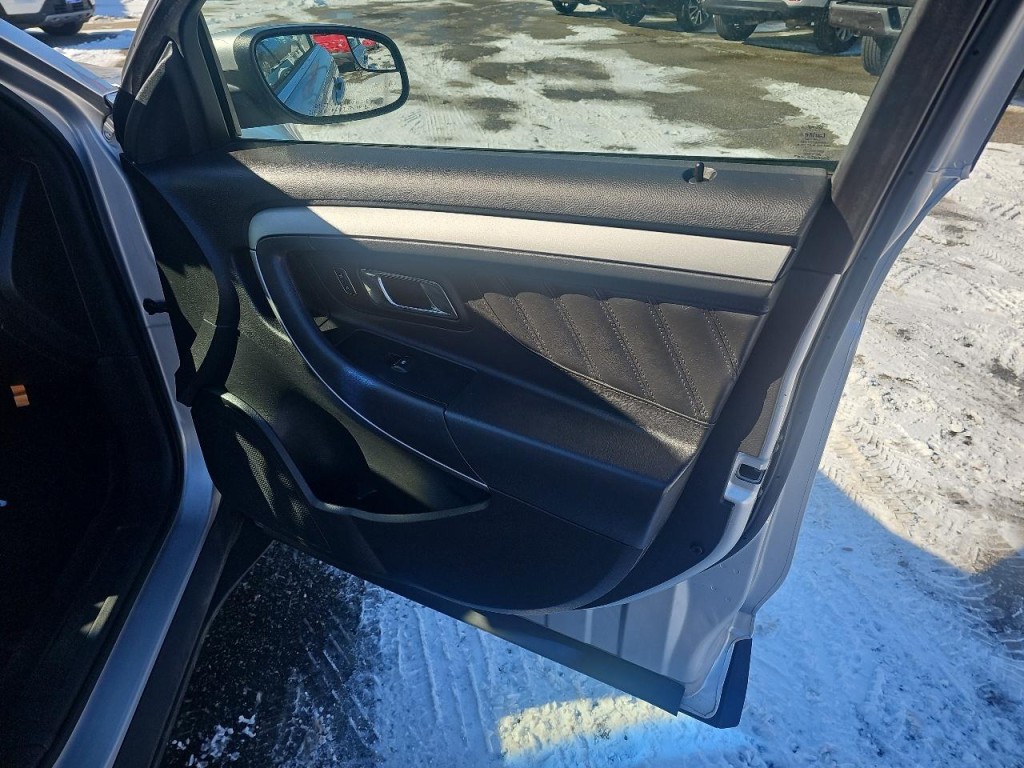 2014 Ford Taurus Image 7