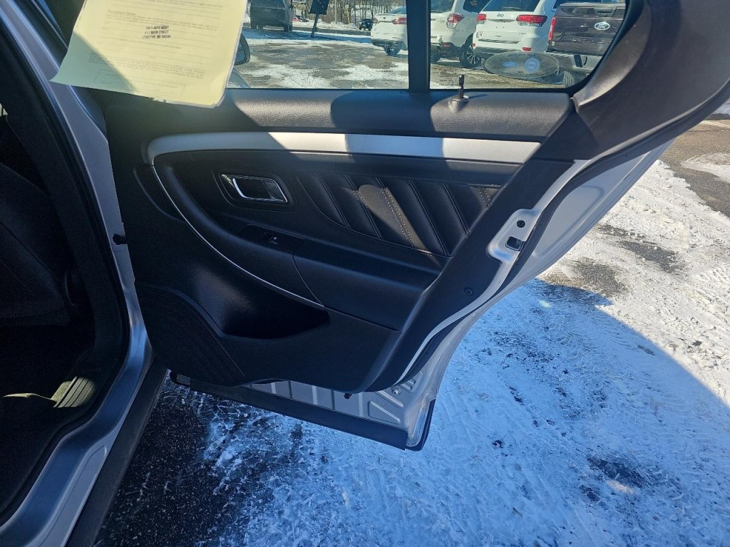2014 Ford Taurus Image 9