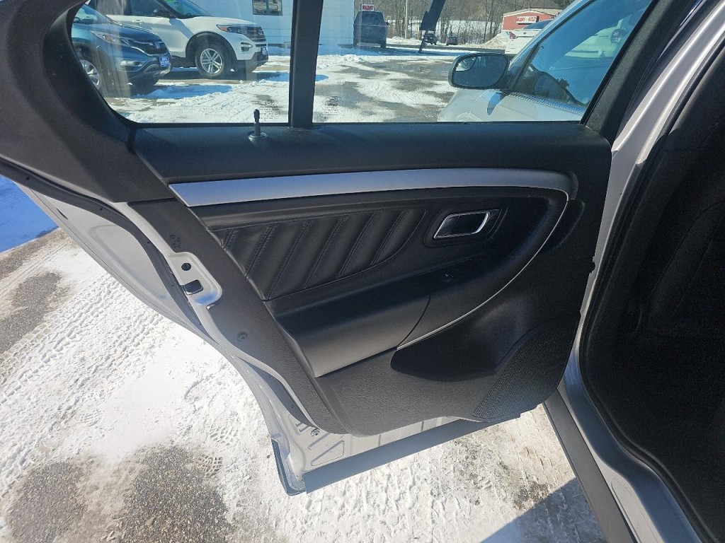 2014 Ford Taurus Image 17