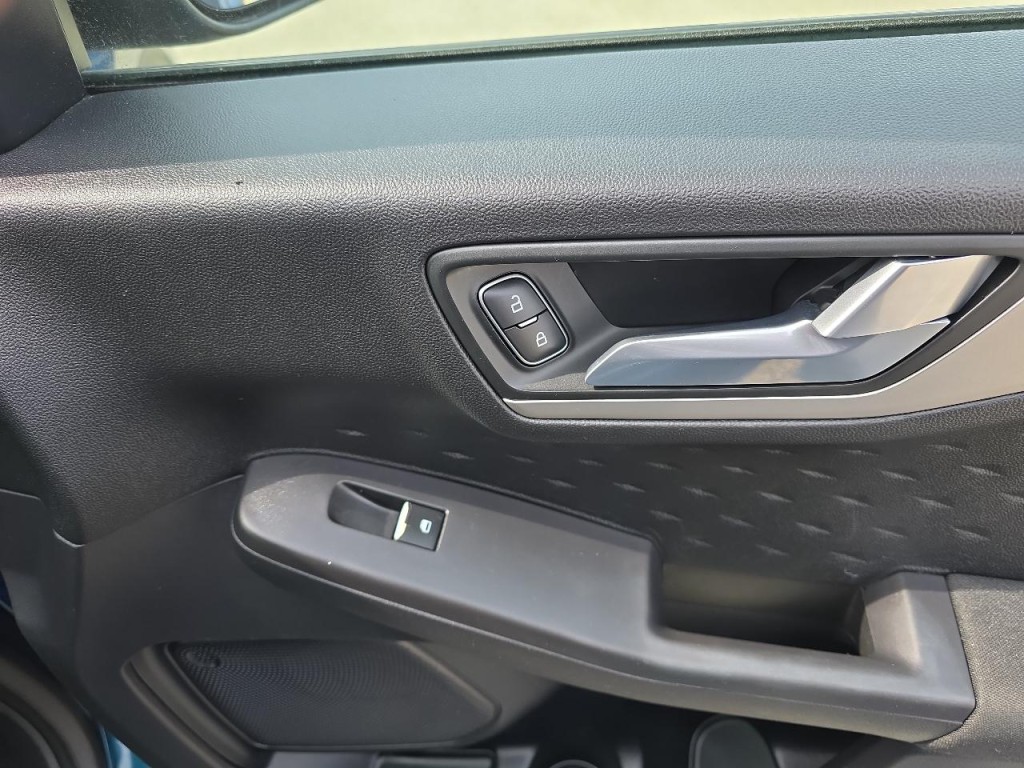 2020 Ford Escape Image 8