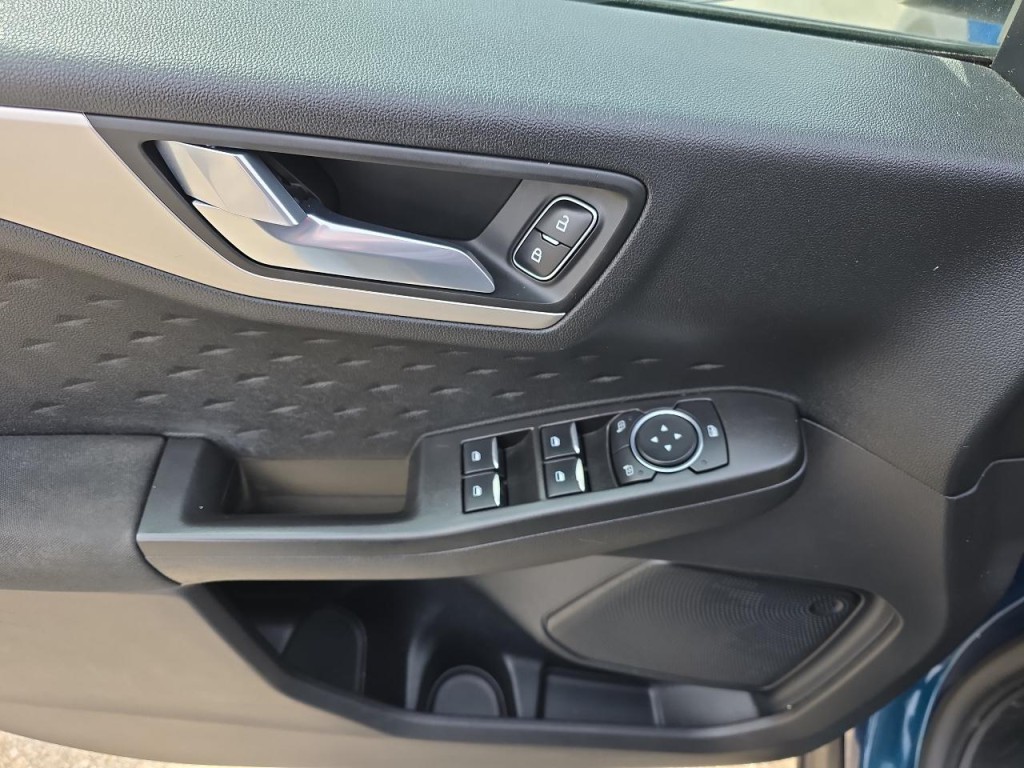 2020 Ford Escape Image 15