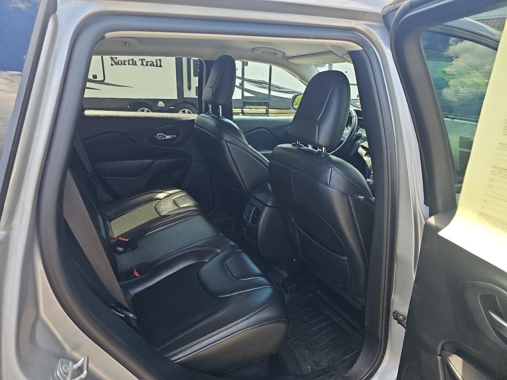 2019 Jeep Cherokee Image 8
