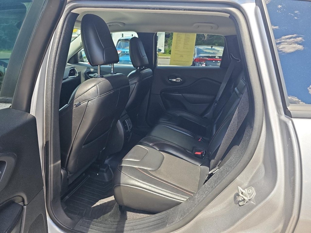 2019 Jeep Cherokee Image 17