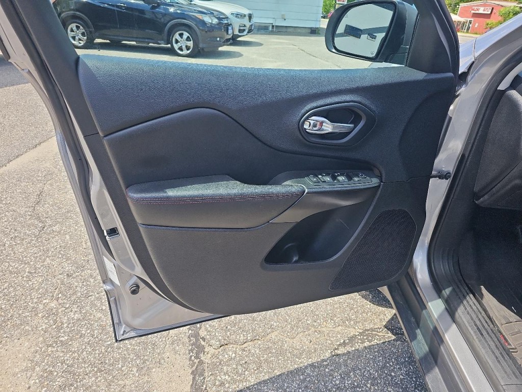 2019 Jeep Cherokee Image 20