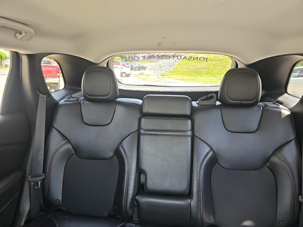 2019 Jeep Cherokee Image 24