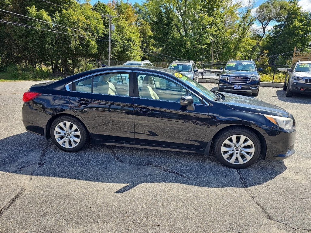 2017 Subaru Legacy Image 4