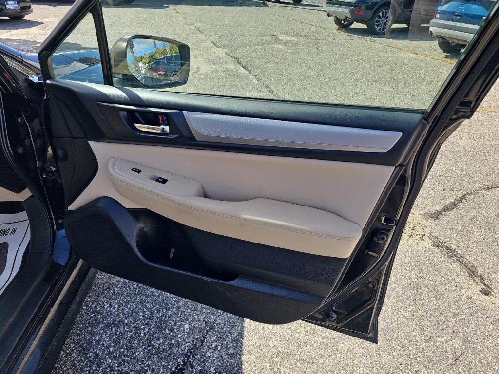2017 Subaru Legacy Image 7