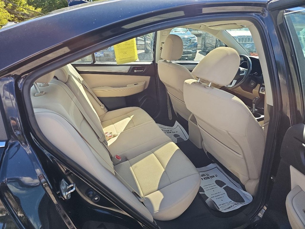 2017 Subaru Legacy Image 8