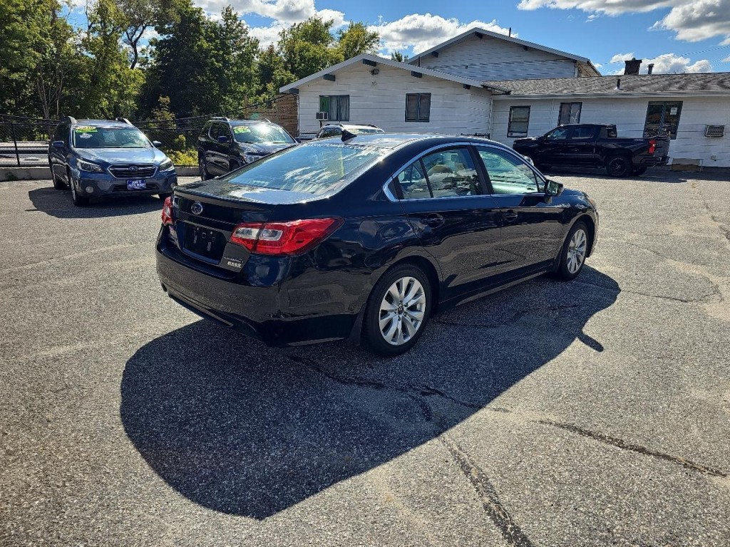 2017 Subaru Legacy Image 11