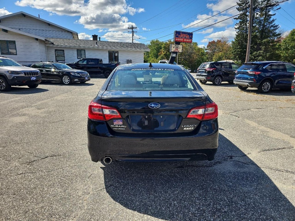 2017 Subaru Legacy Image 12