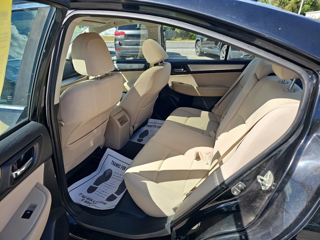 2017 Subaru Legacy Image 16