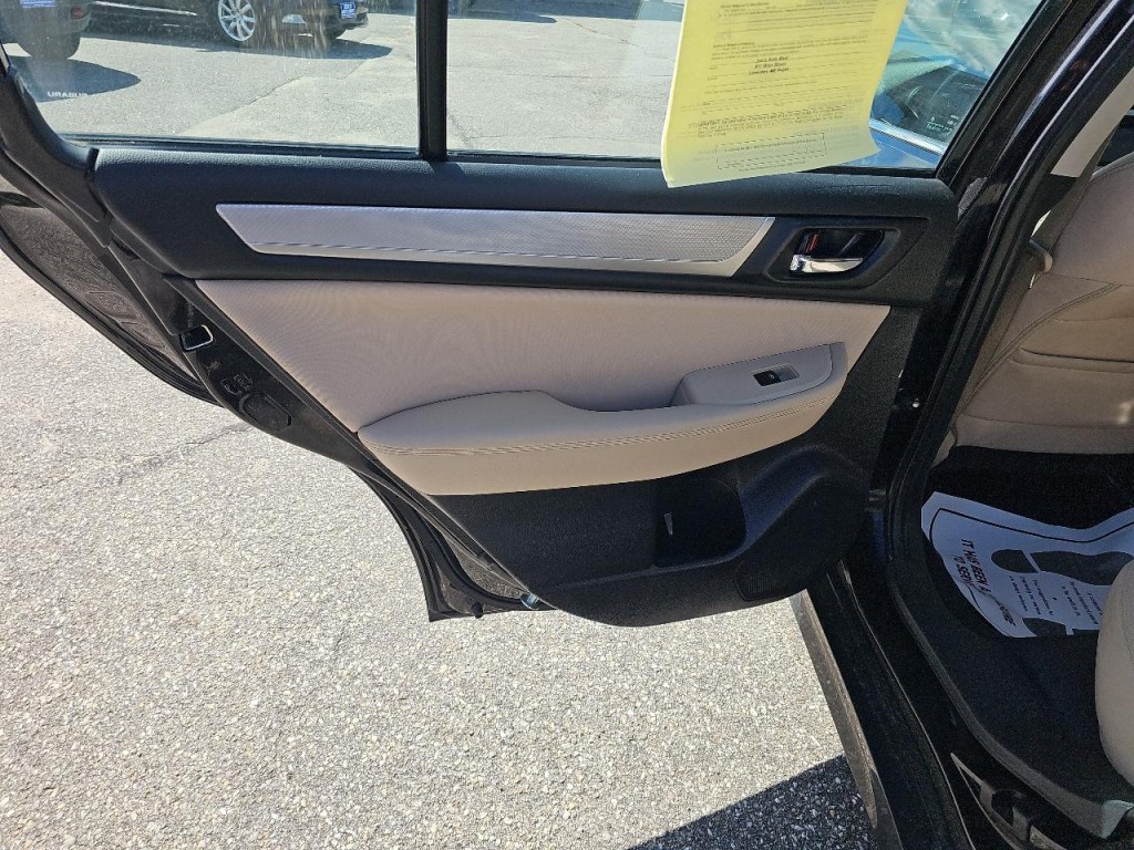 2017 Subaru Legacy Image 17