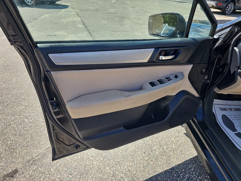 2017 Subaru Legacy Image 19