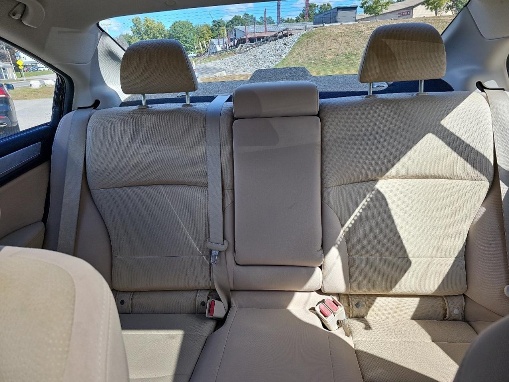 2017 Subaru Legacy Image 25