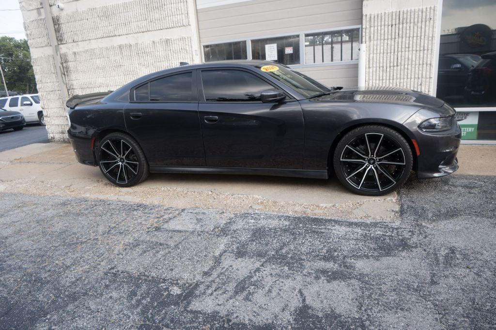 2021 Dodge Charger Image 2