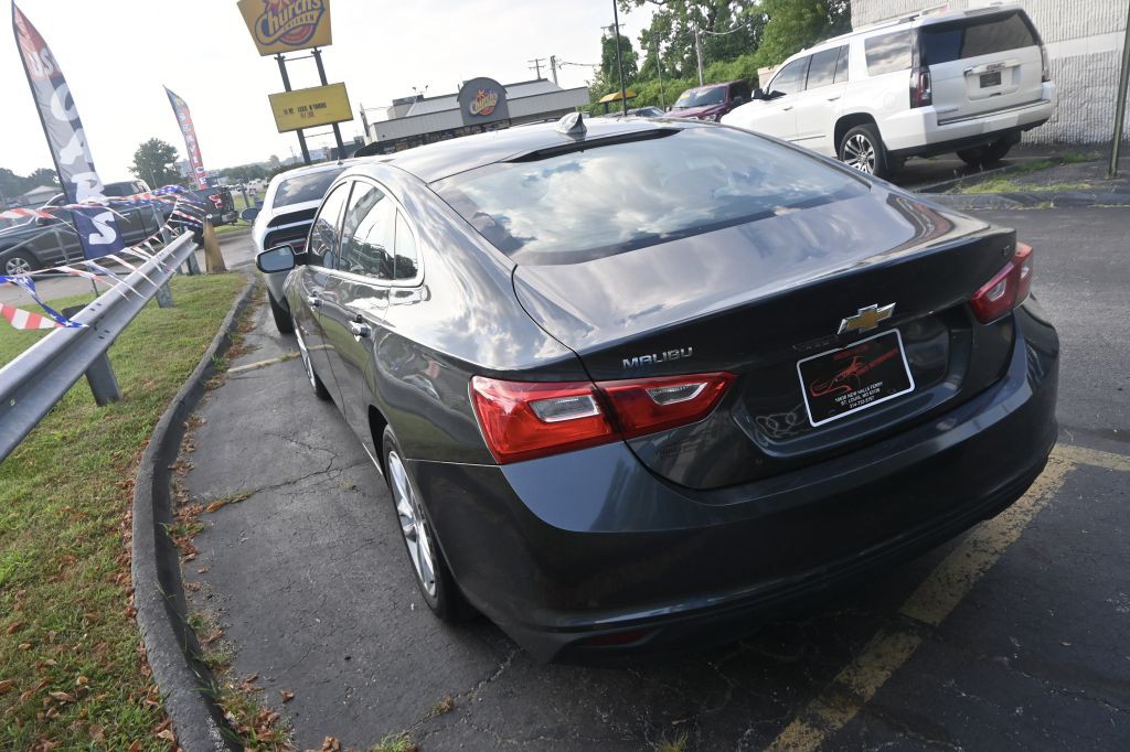 2016 Chevrolet Malibu Image 4