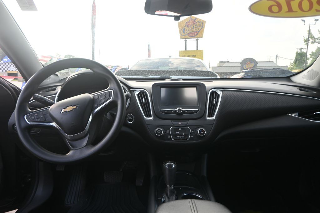 2016 Chevrolet Malibu Image 7