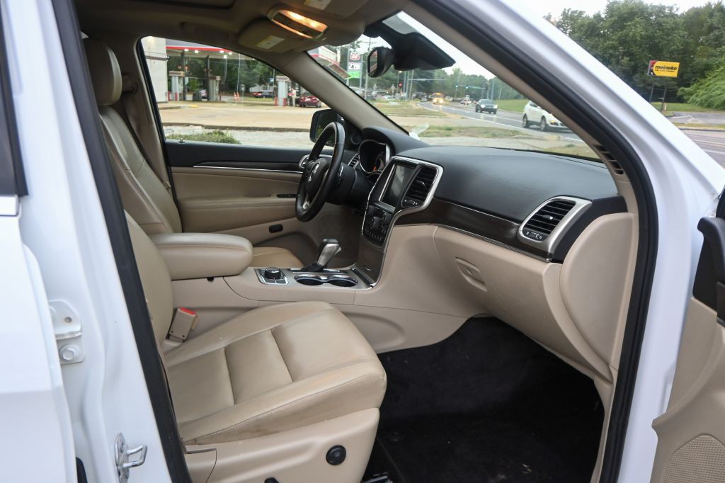 2017 Jeep Grand Cherokee Image 13