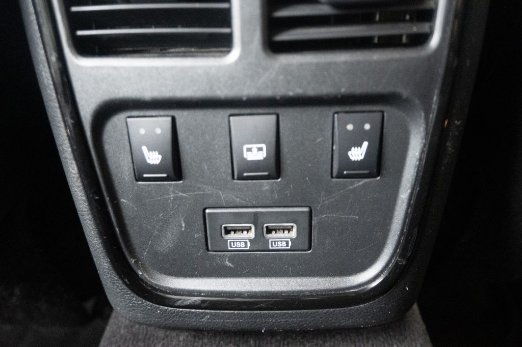 2018 Chrysler 300 Image 11