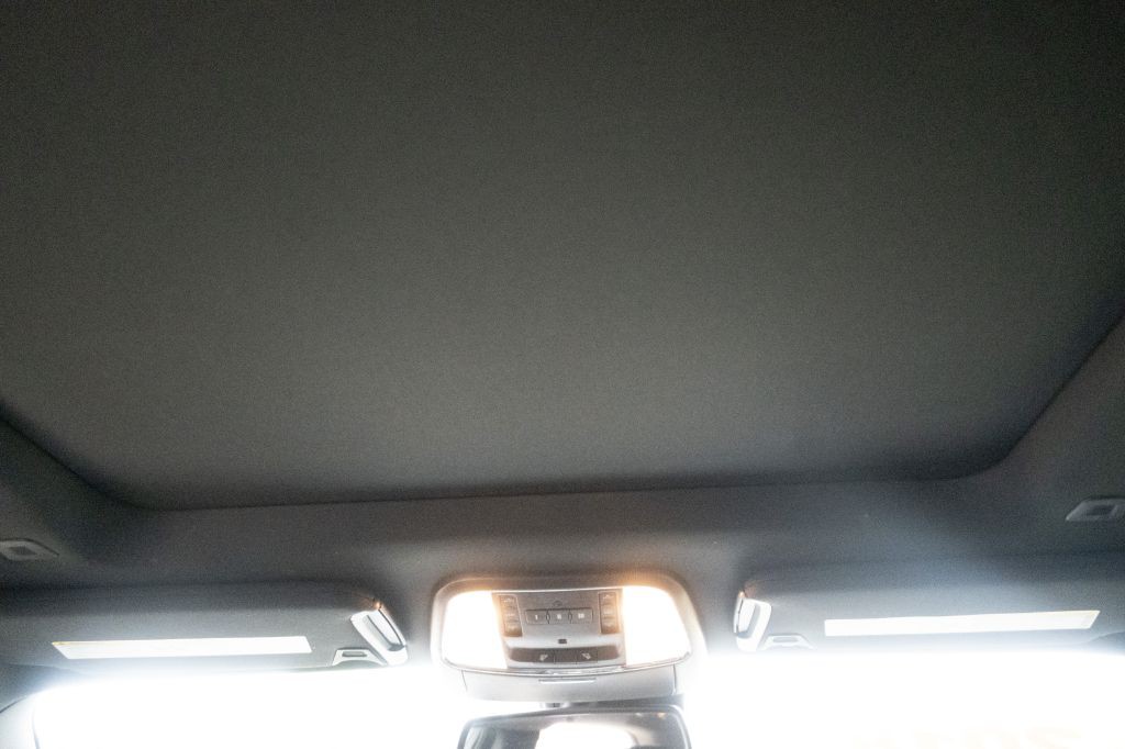 2018 Chrysler 300 Image 12